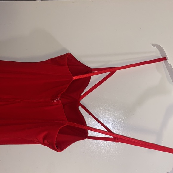 red long dress with built in corset ,size 5 - Picture 3 of 3